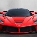 Il profite du confinement pour se filmer avec sa Ferrari à 372 km/h