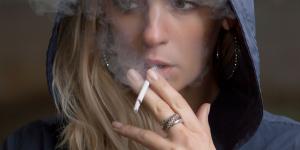 Les fumeurs de cigarettes on t'il moins de risque d'avoir le coronavirus