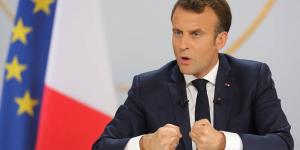 Macron annule l'élection présidentielle de 2022