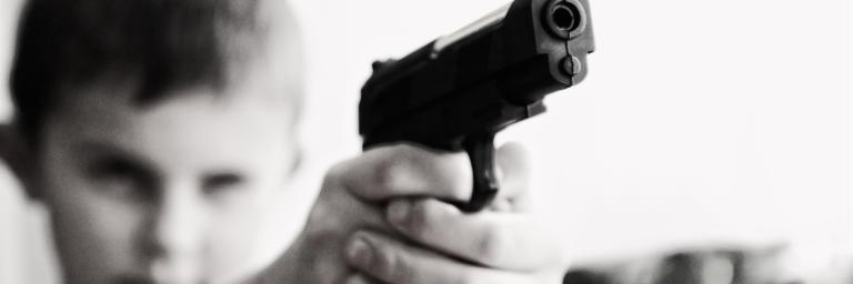 Blanquer prône l'interdiction des armes à feu au lycée