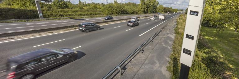 Le radar Tourelle flashe 32 véhicules simultanément